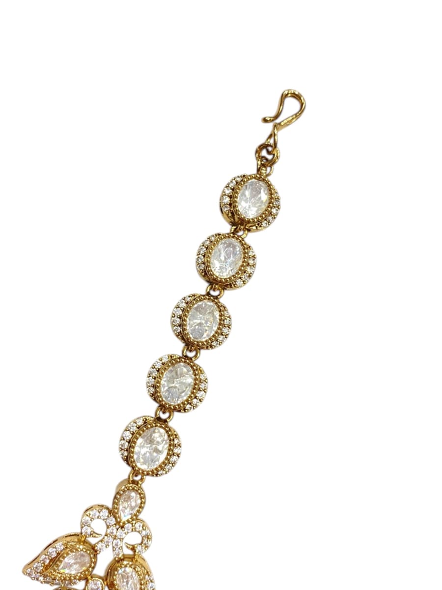 Floral Kundan Maang Tikka With Green Bead Hanging | Antique Gold Finish - detail