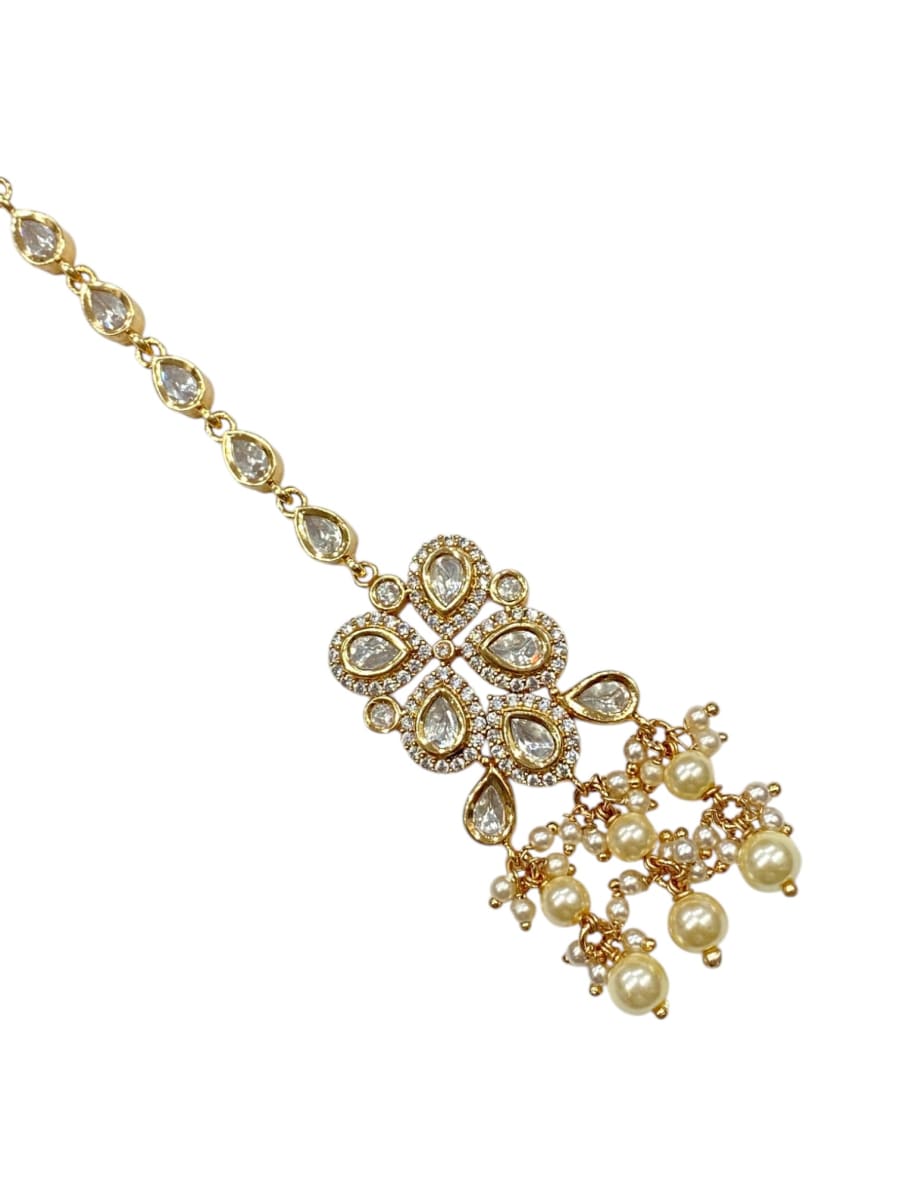 Shimmering White Kundan Tikka - detail