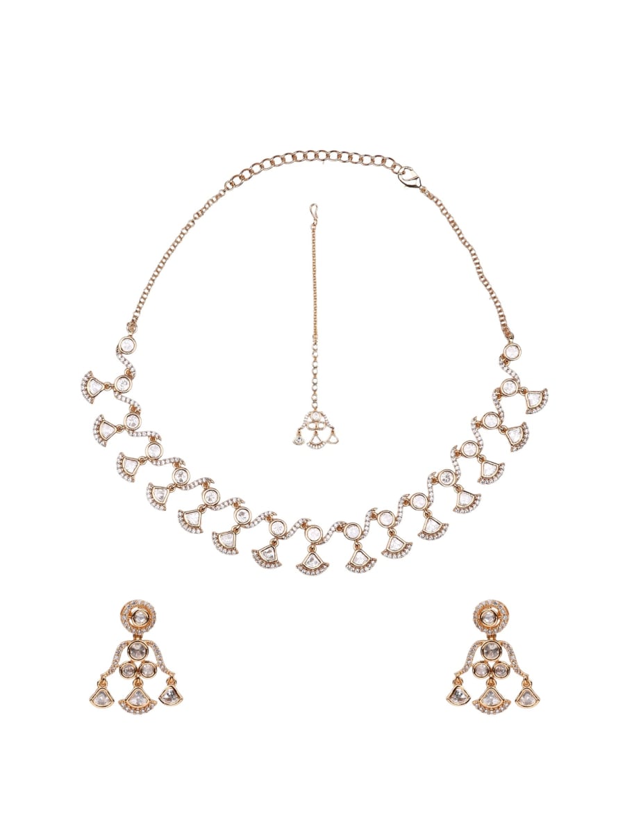 Elegant White Statement Set - detail 1