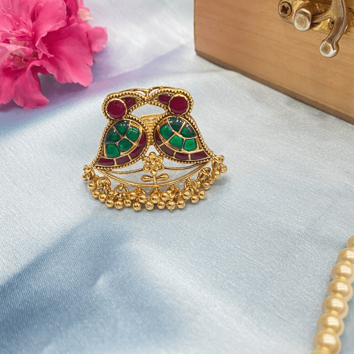 Navratri Antique Gold Ring Set - detail