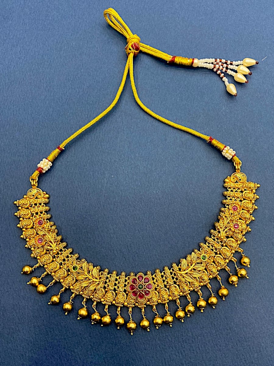 Temple Gold Neckalce Set - detail