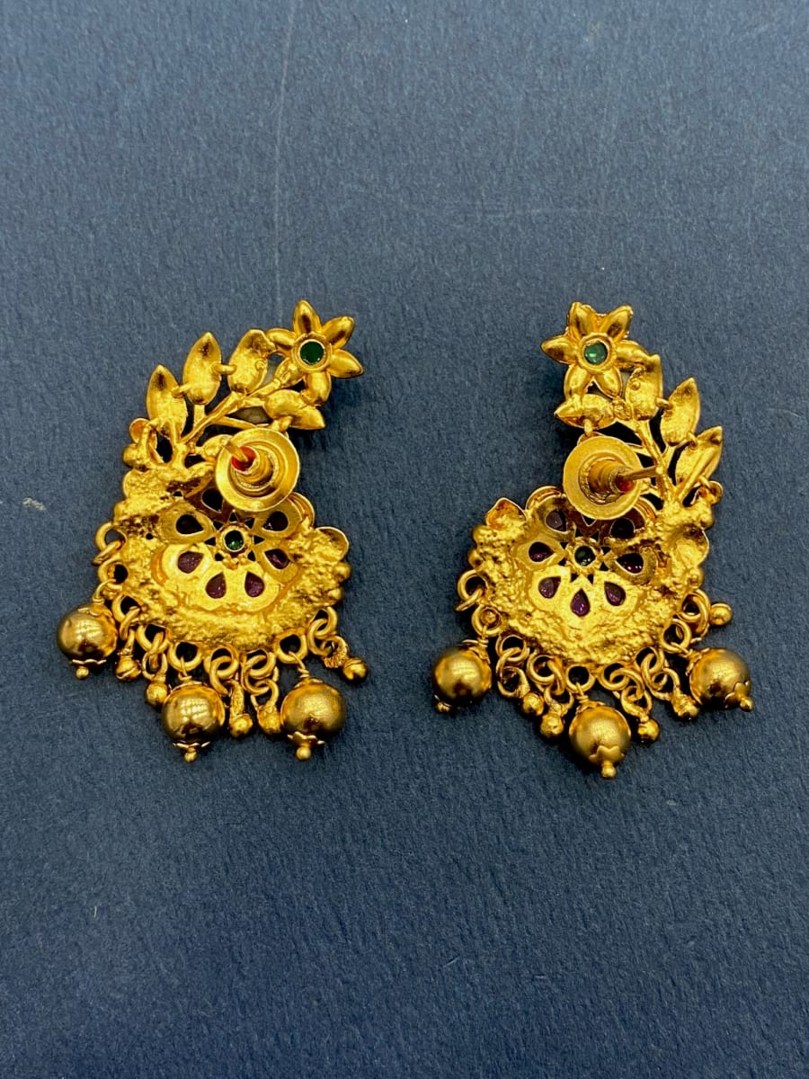 Temple Gold Neckalce Set - detail