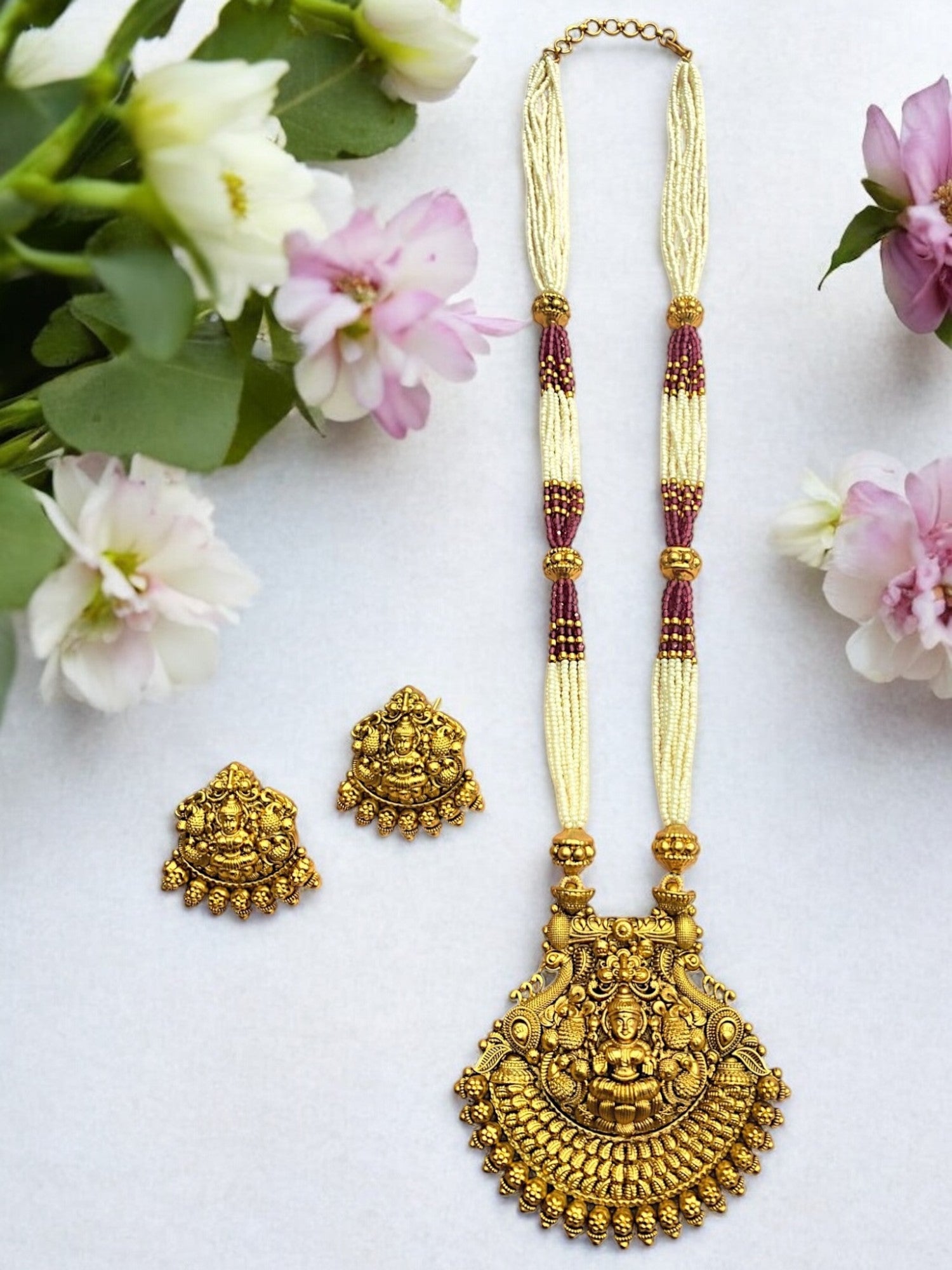 Refined Pendant Set