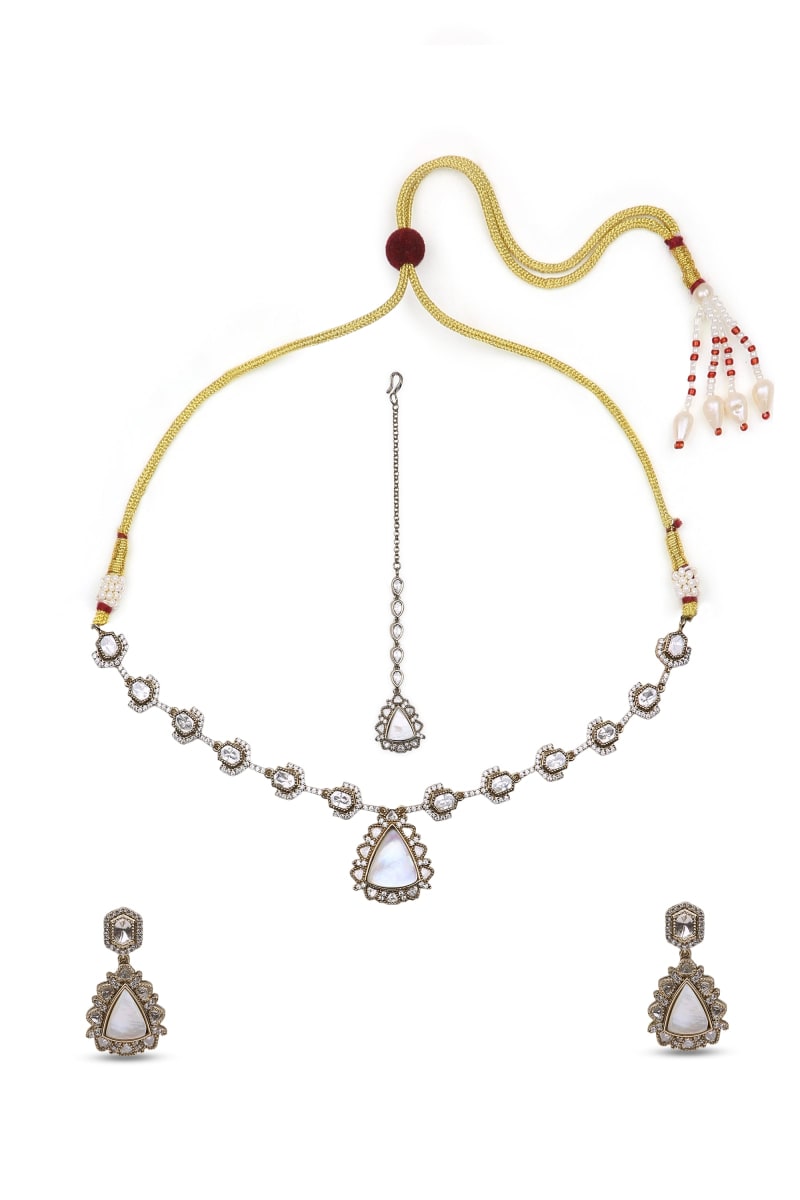 Puja Kundan Bridal Set - detail