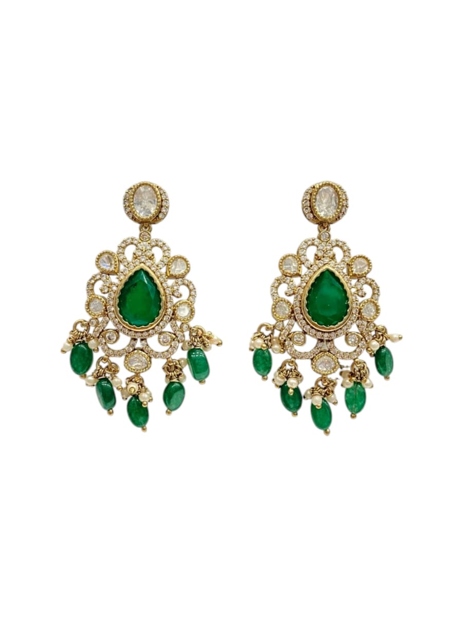Teej Pearl Earring Set - detail