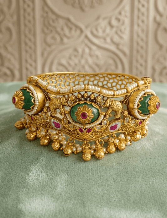 Emerald Kemp stone Elephant Heritage Kada