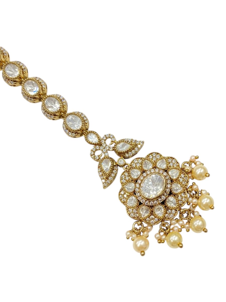 Antique Gold Polish White Floral Kundan Maang Tikka With Pearl Drops