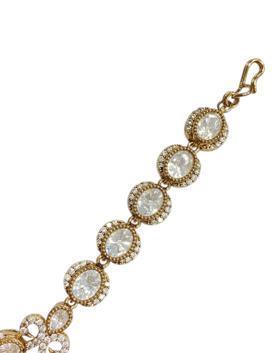 Antique Gold Polish White Floral Kundan Maang Tikka With Pearl Drops