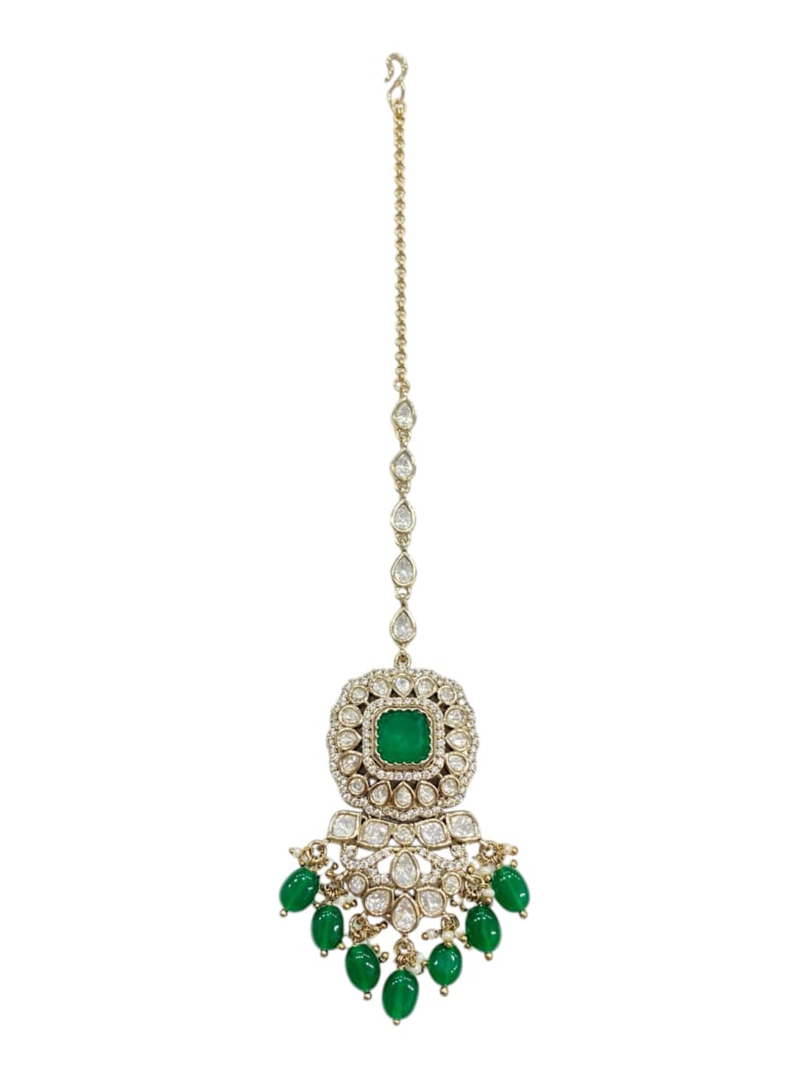 Green Kundan Maang Tikka With Green Bead Hanging | Mehendi Finish - detail