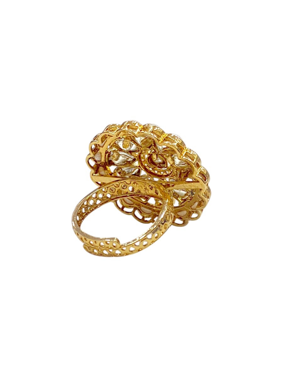 Floral Elegance White Ring - detail