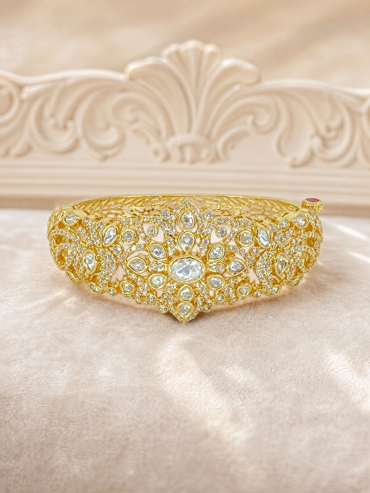 Sirini Regal Kundan Kada