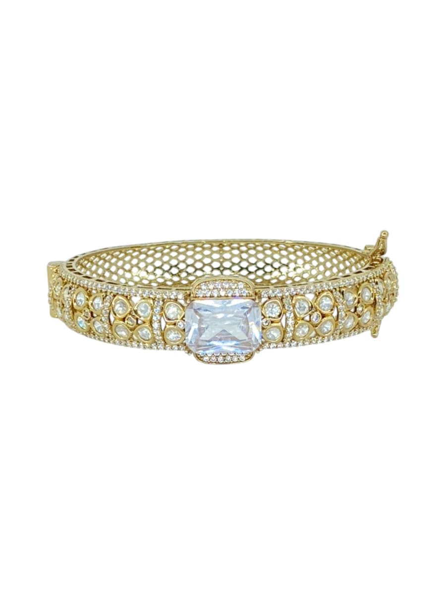 Elegant White Spark Kundan Kada - detail 2