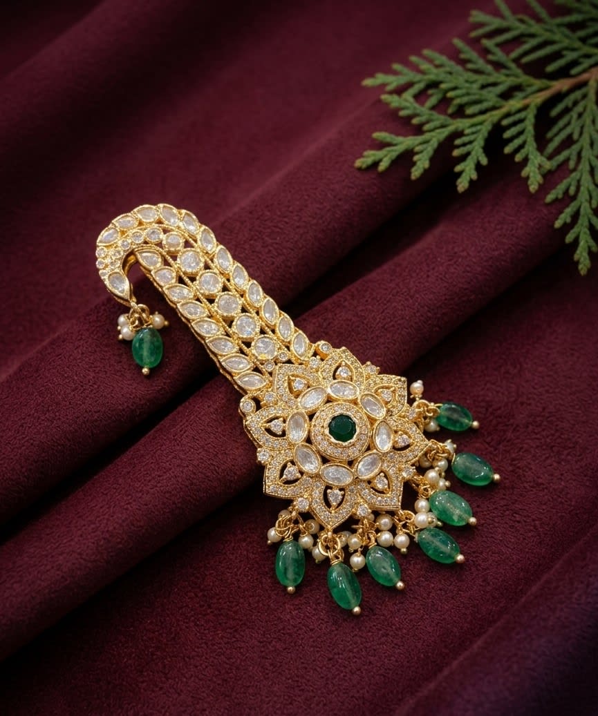 Traditional Emerald Stone Studded Kalangi