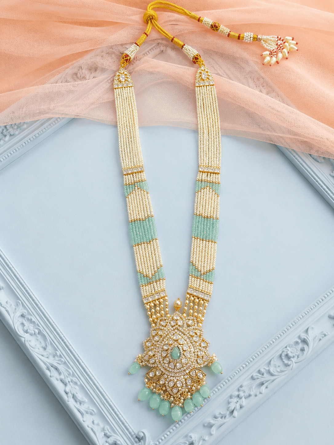 Rajvansh Emerald Veil Haar