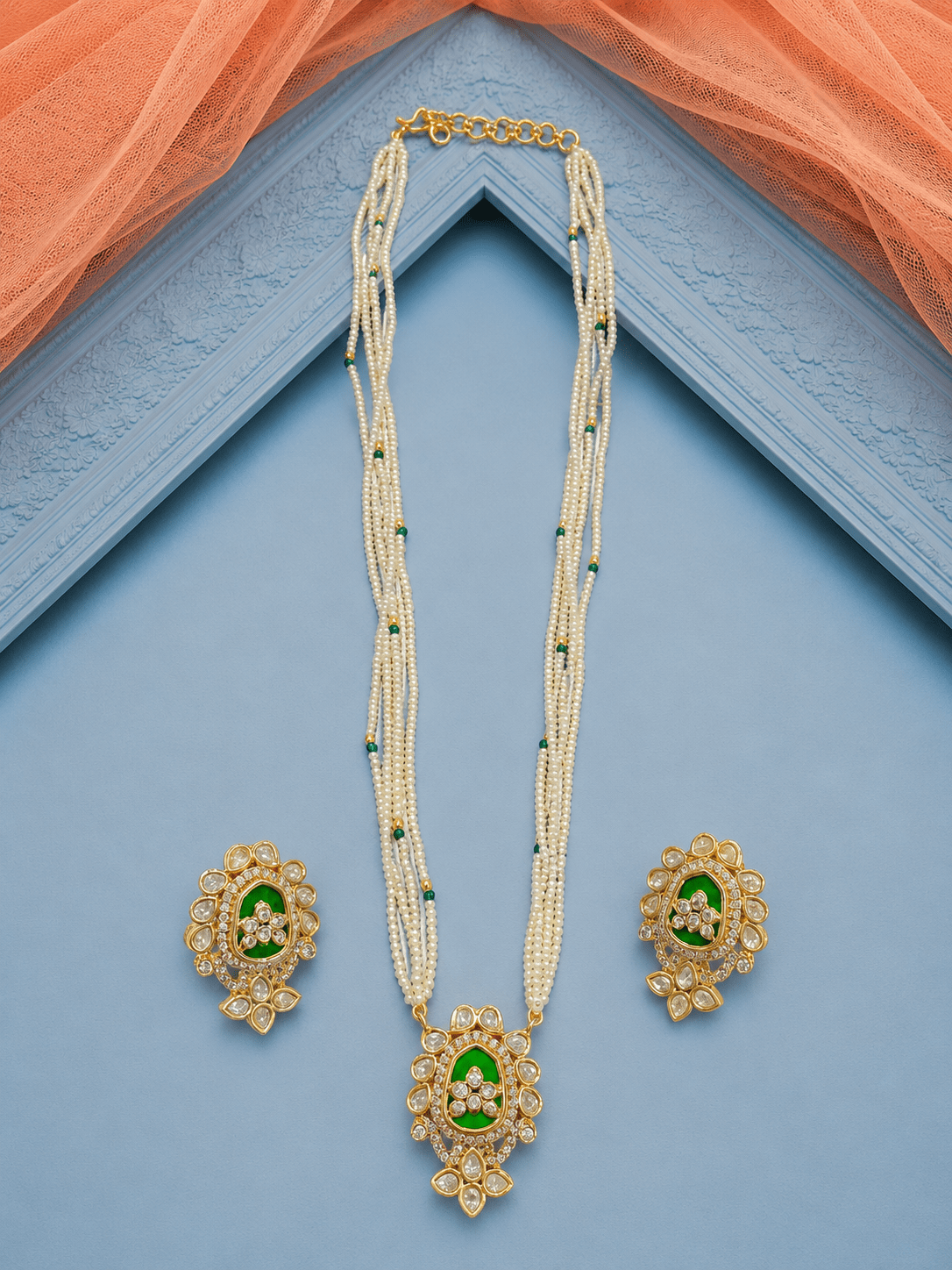 Elegant Pearl Strand Green Kundan Pendant Set