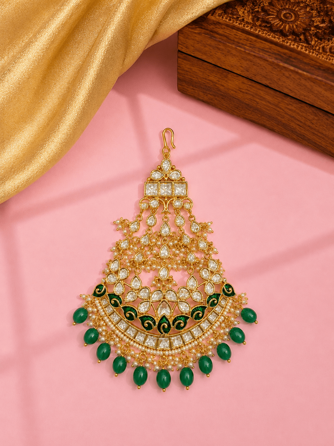 Sirini Emerald Beatific Kundan Passa