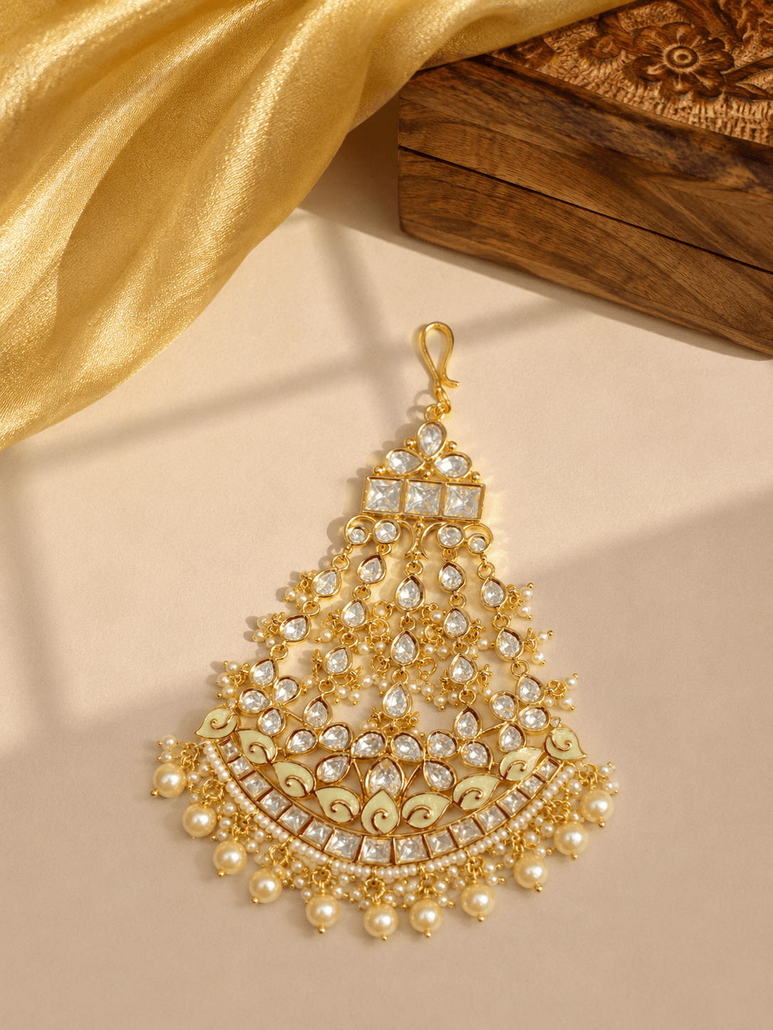 Sirini White Beatific Kundan Passa